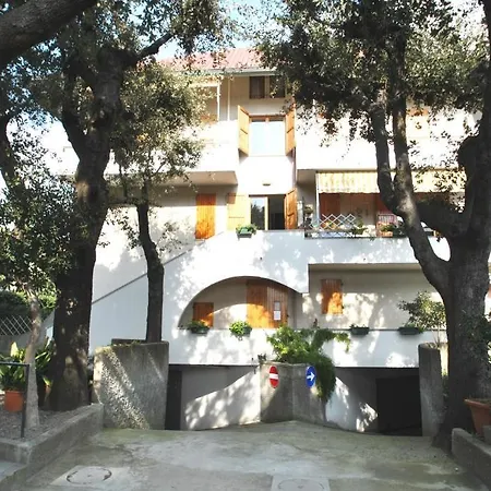 Apartment Pino Italico *